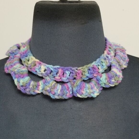 Handmade Crochet Peter Pan Collar Necklace Multicolor Pastel Statement Accessory - Picture 4 of 8
